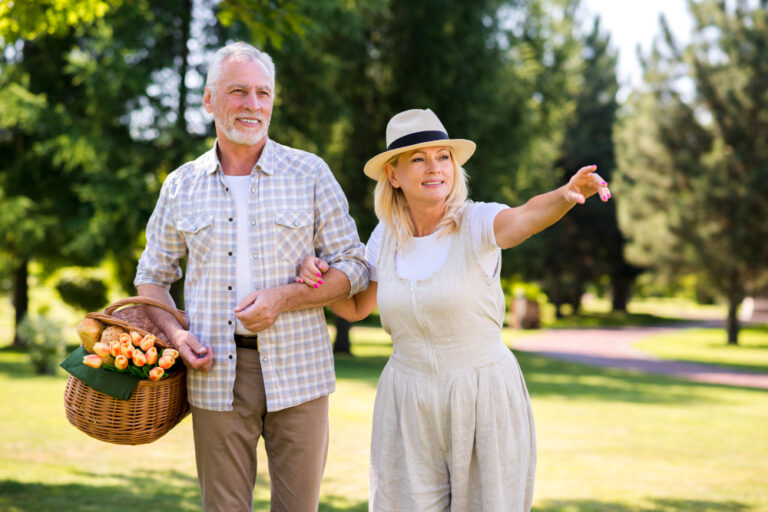 Dating Tips for Miami Seniors: Choosing, Planning, Succeeding